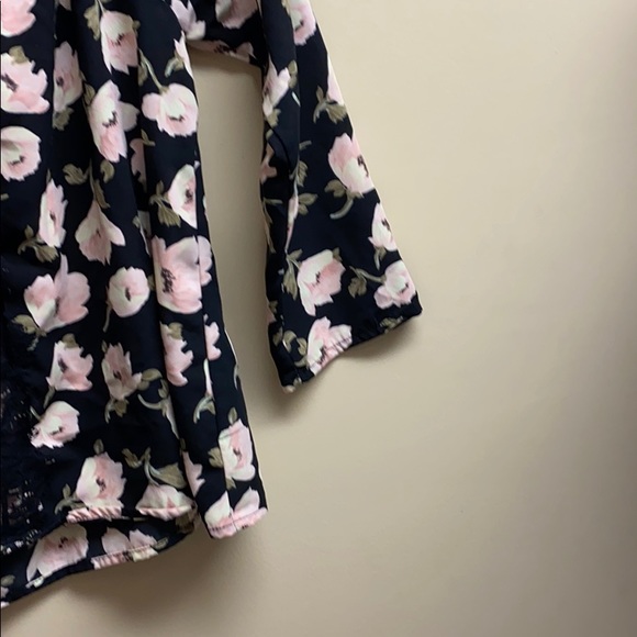 Top - Picture 2 of 4